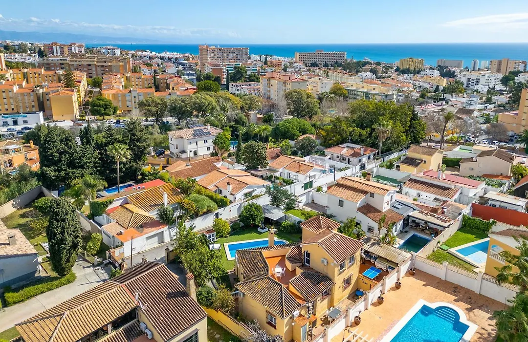 Casa De Los Limones By Michael Family Villa Near Puerto Marina-1